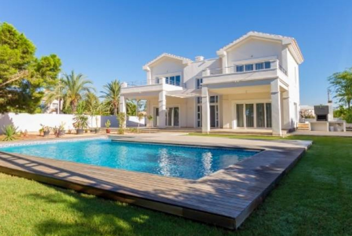 4 bedroom Detached Villa in Orihuela Costa