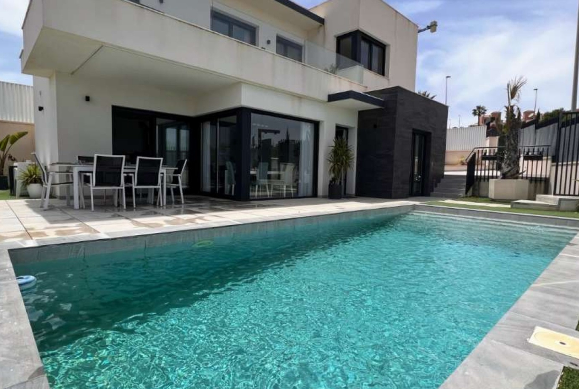 3 bedroom Detached Villa in San Miguel de Salinas
